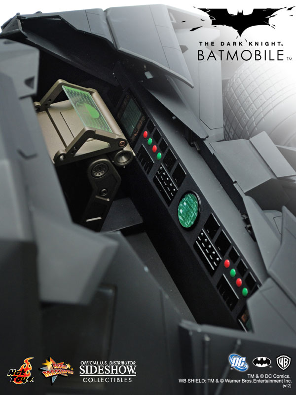Hot Toys Batmobile Tumbler