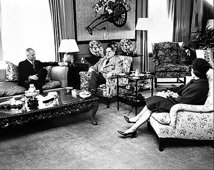 John Glenn and Wife Visit General MacArthur Photo Print