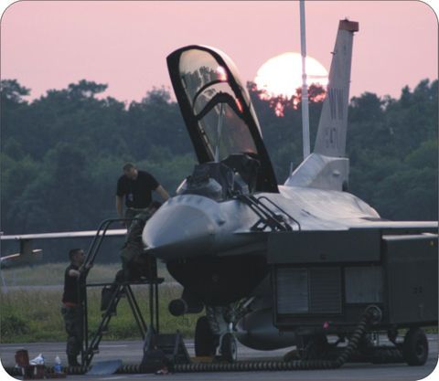 Fighting Falcon Sunset in India Mouse Pad