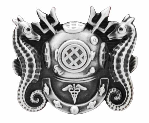 Miniature Diving Medical Technician Breast Insignia - Enlisted Lapel Pin