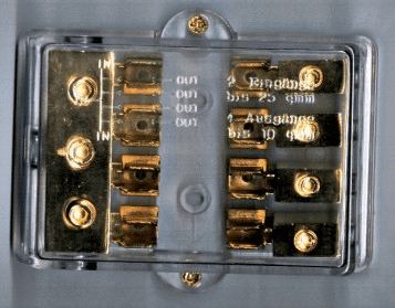 Fuse Block (4)4 Gauge input  (4)8 Gauge output