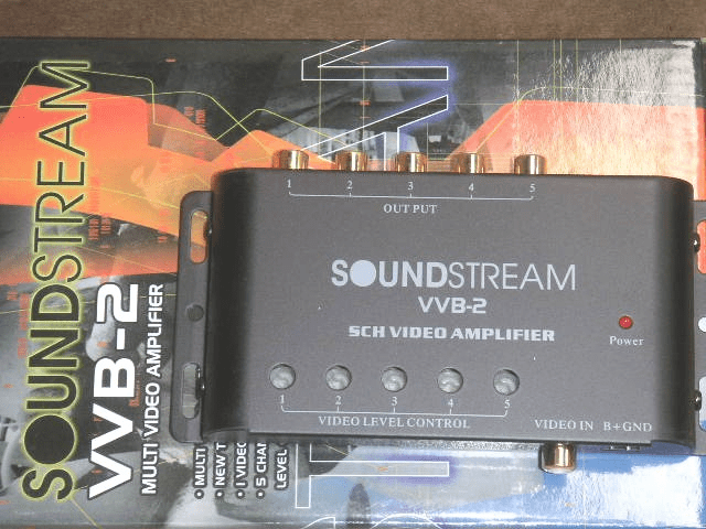 SoundStream -  Video Amplifier 1 Input  / 5 Output - Booster