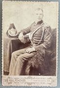 Cabinet Card of Fort Niobrara Infantry Bandsman & metal insignia!