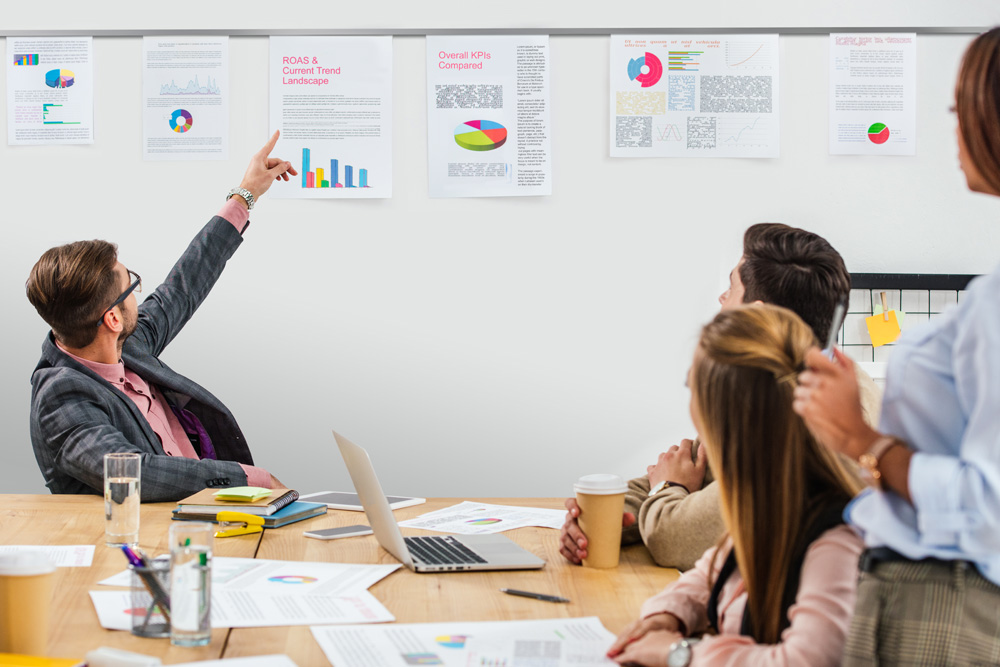 Tackless Paper Display Rails