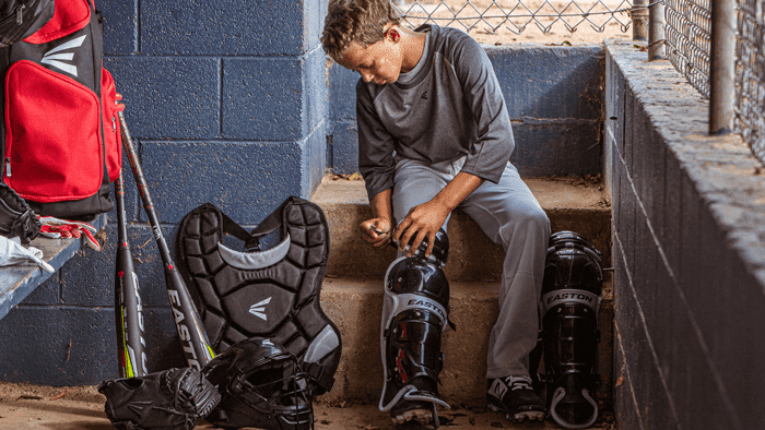 Easton Black Magic 2.0 Navy Youth Catcher's Set S35BKMG2KITY-NA