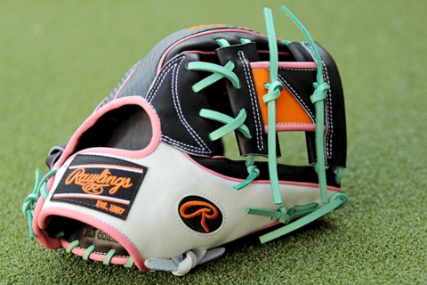 11.5” スポーツ Rawlings Heart of the Hide グローブ