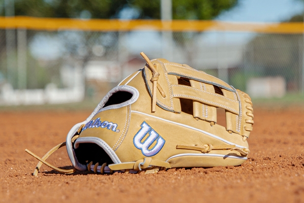 Wilson A2000 Fastpitch Series FP1712 12" Utility Glove WBG06901 (2027)