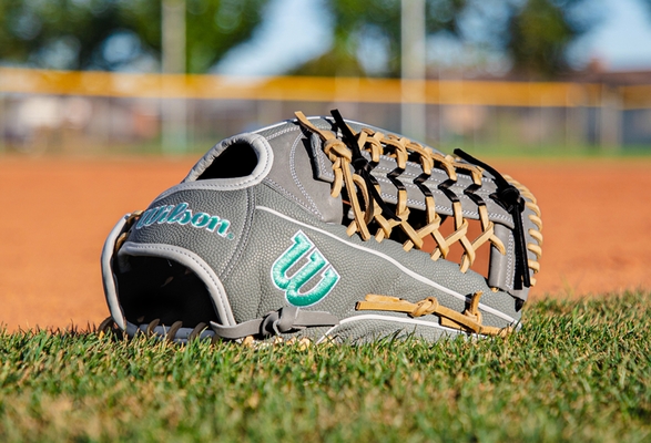Wilson A2000 Fastpitch Series T125SS 12.5" Outfield Glove WBG07001 (2027)