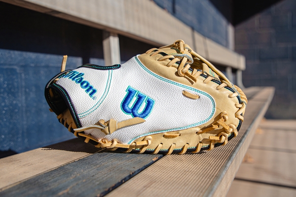 Wilson A2000 Fastpitch Series FPM23SS 34" Catcher's Mitt  WBG07301 (2027)