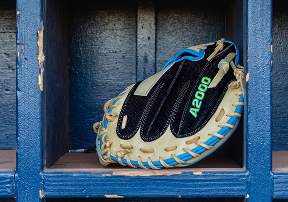 Wilson A2000 Series M23SS 33.5" Catcher's Mitt WBG06201 (2027)