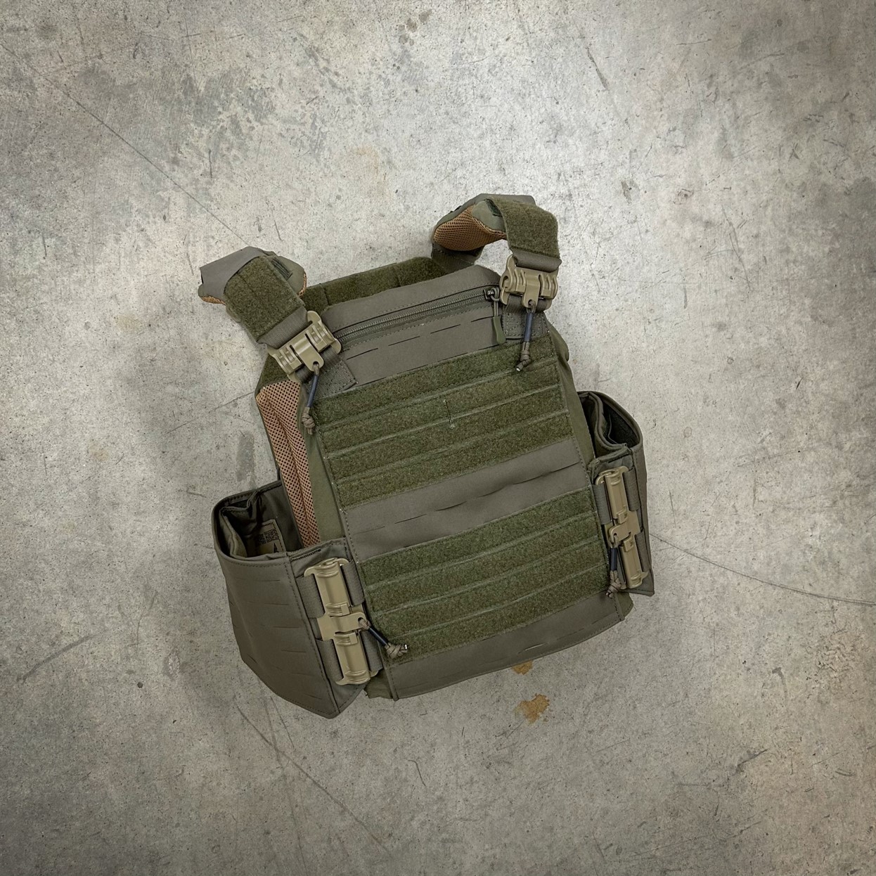 First Spear Strandhogg V3 SAPI Cut Plate Carrier