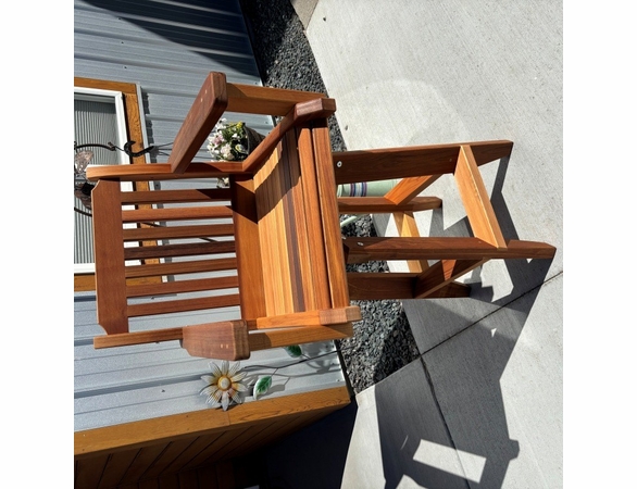 Villa Swivel Bistro Chair