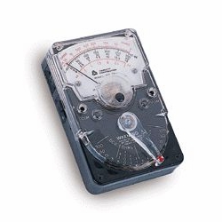 Triplett 3067 310-Tel Volt/Ohmeter