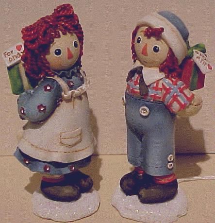 Raggedy Ann & Andy Christmas Holiday Winter Fun Figurines