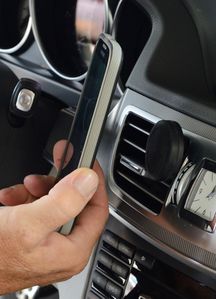 Vent Mounted Magnetic Smartphone Holder