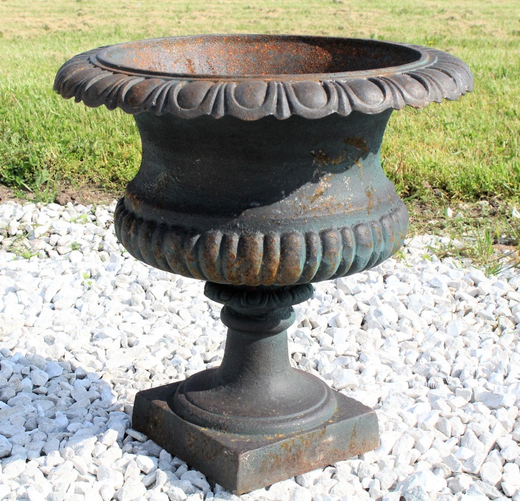 23" Cast Iron California Urn Flower Planter 23" Round