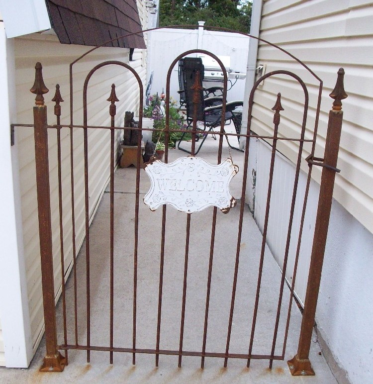 3' Tall Side Yard Gate with Posts Secured to Concrete