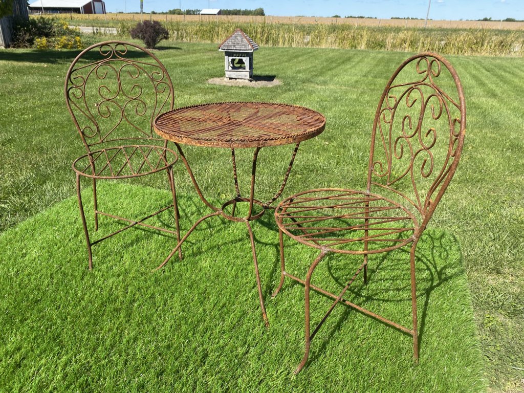 Wrought Iron Small Table and Chair Patio Furniture