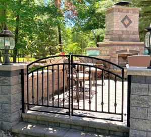 Delaware Center Divide Metal Yard Entry Gate 3t x 6w