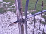 Gravity Latch on Metal Post