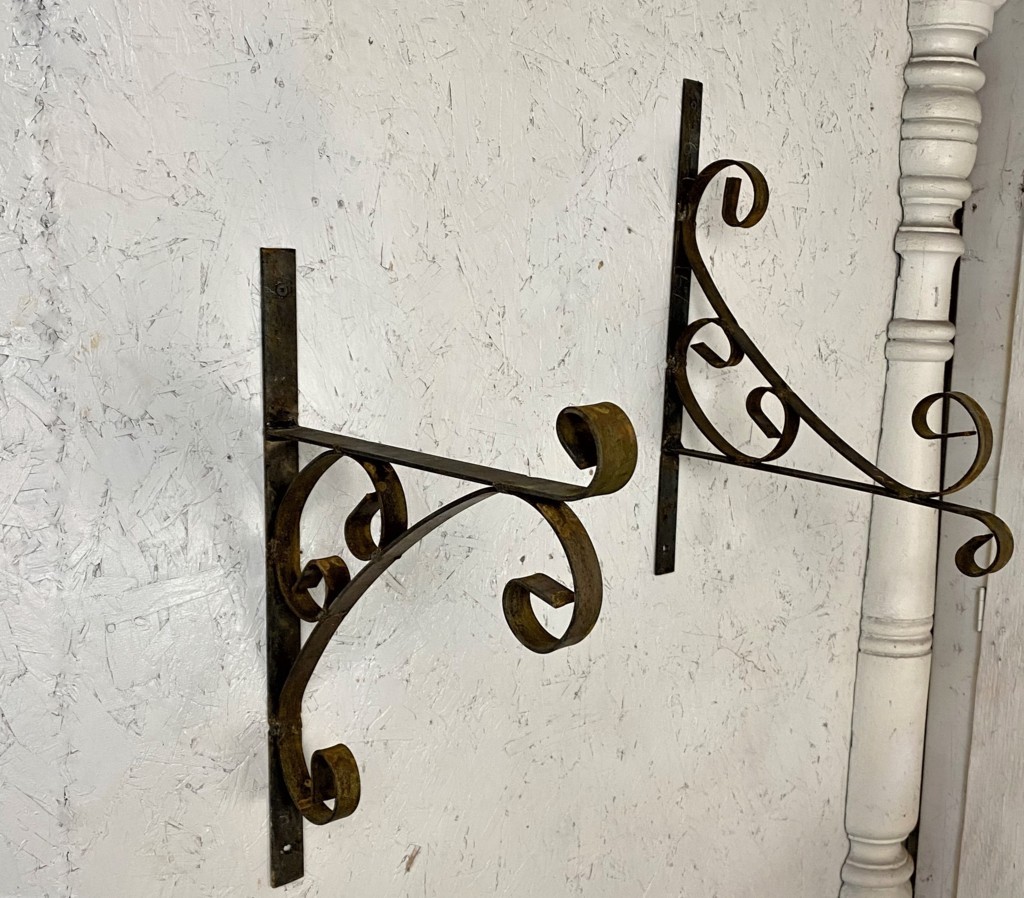 Metal Carriage Hanger Hanging Basket Wall Hook