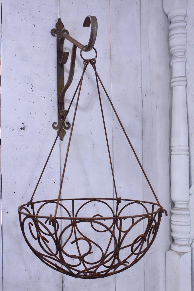 Large 19" Round Wrought Iron Curly Hanging Basket