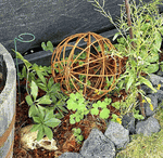 Metal Garden Yard Art Balls Spheres in Lots of Sizes