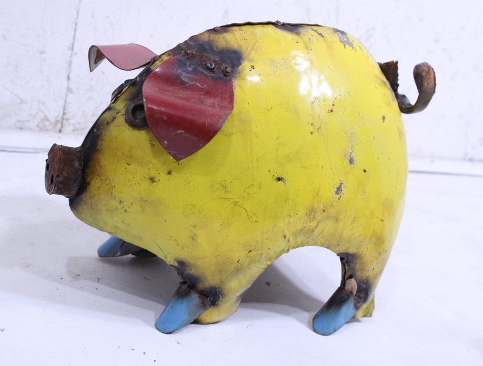 Metal Medium Pig Lawn Decoration