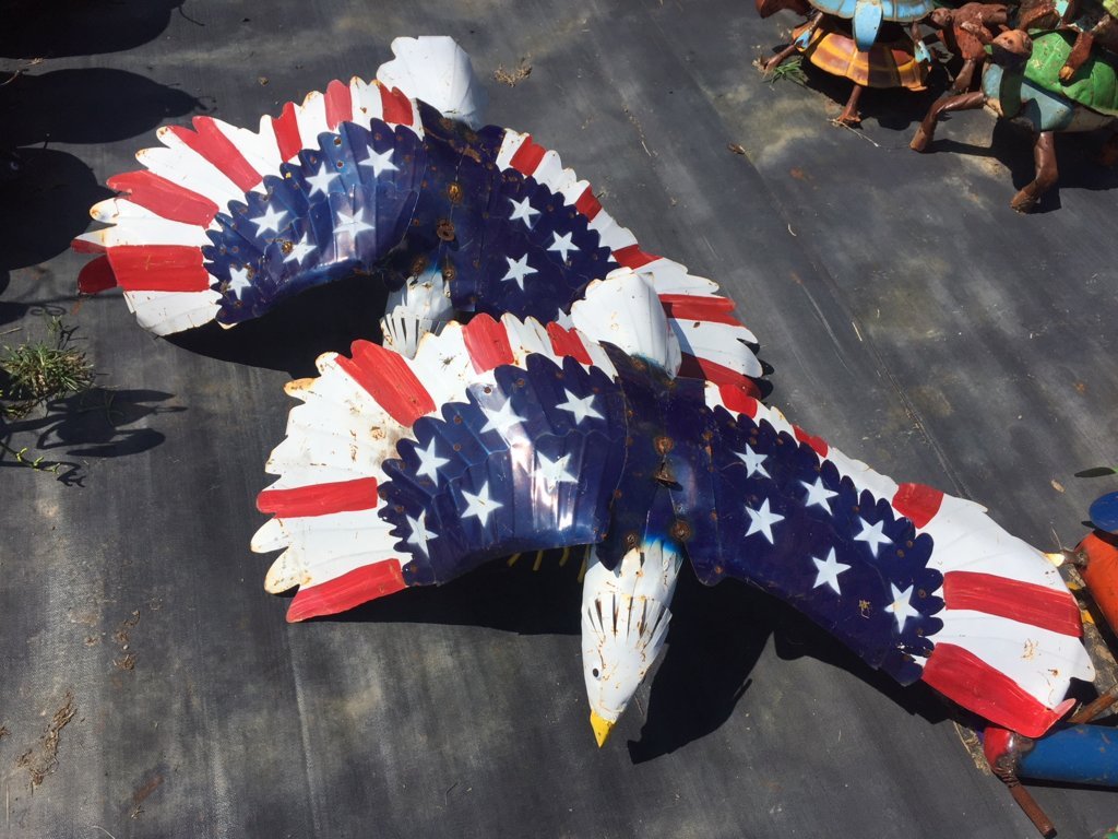 Metal Patriotic Flying Eagle Bird Yard Ornament