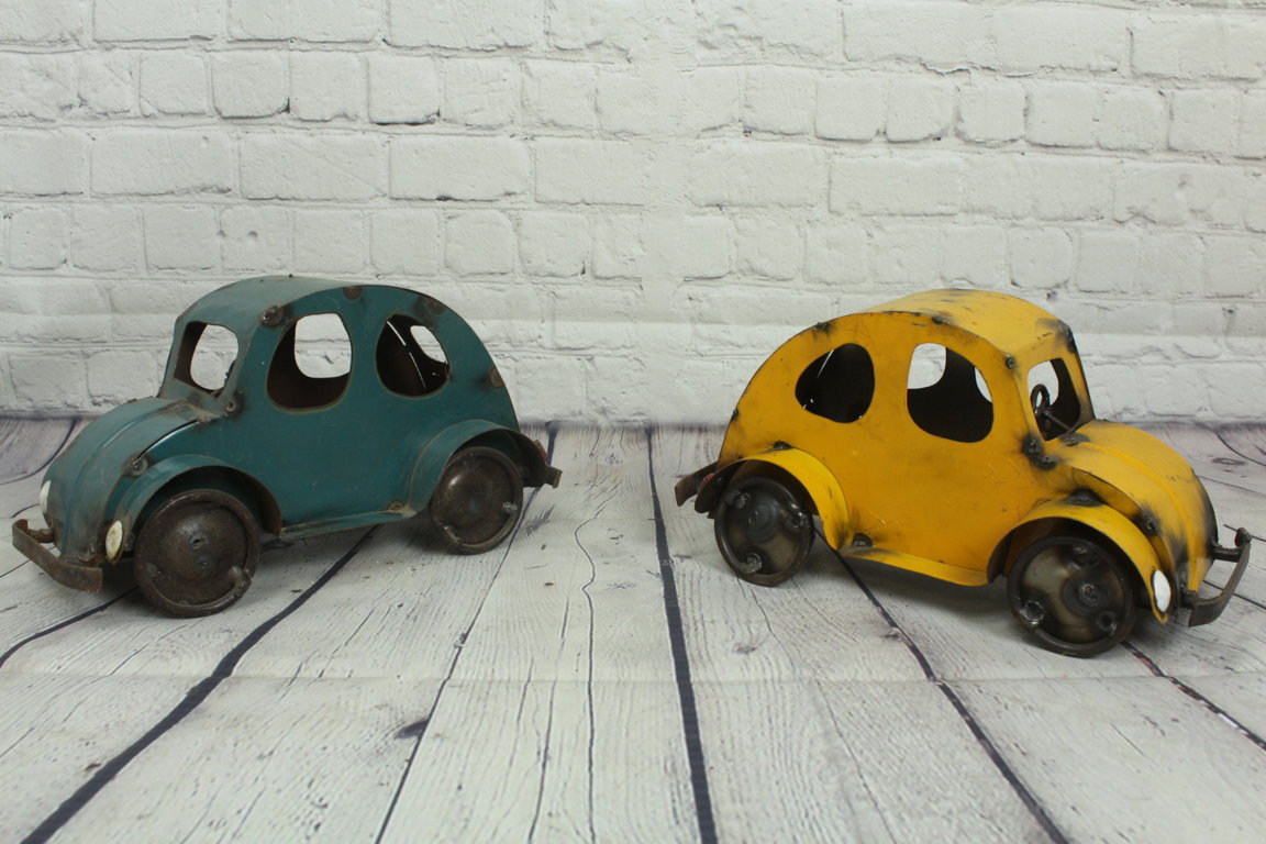 Recycled Metal Cars Lawn Ornaments