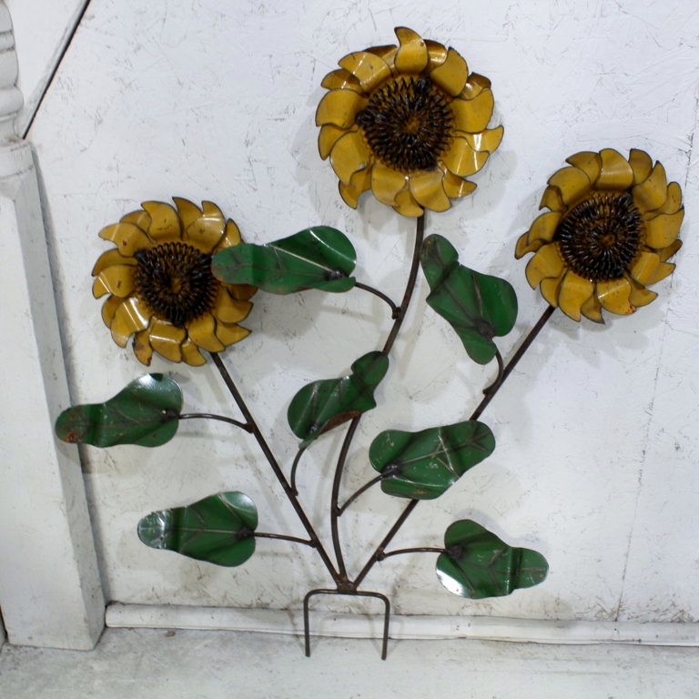 Recycled Metal Sunflower Stake Garden Decorations