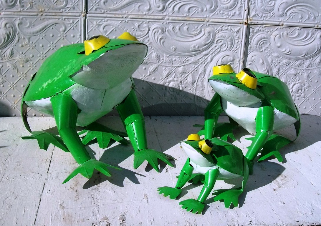 Recycled Tin Frogs Metal Frogs