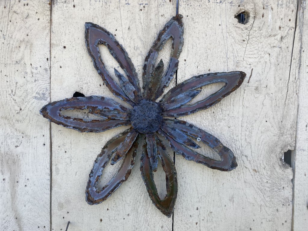 18" Rusty Small Hanging Metal Flower Wall Art Decorative Petals