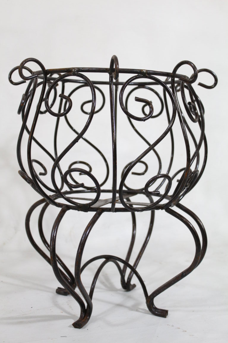 Wrought Iron 22" French Plant Stand Decorative Container