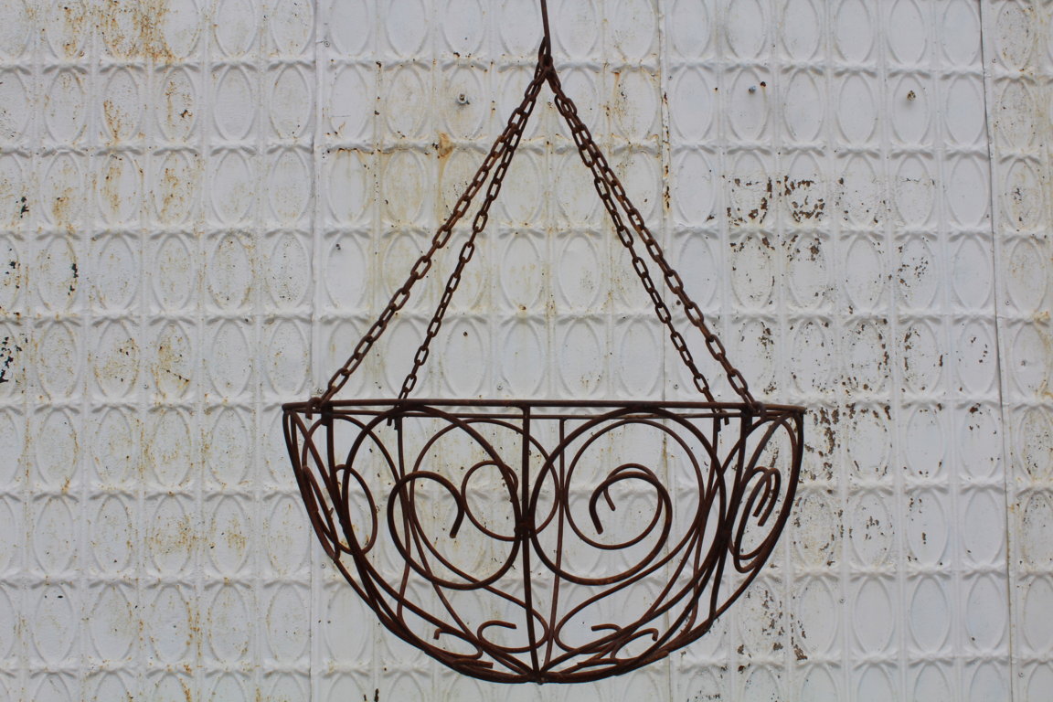 Wrought Iron Wire Round Basket – Flower Wreath / Succulent Planter – Hanging Or Wall Mount, Xmas Decor