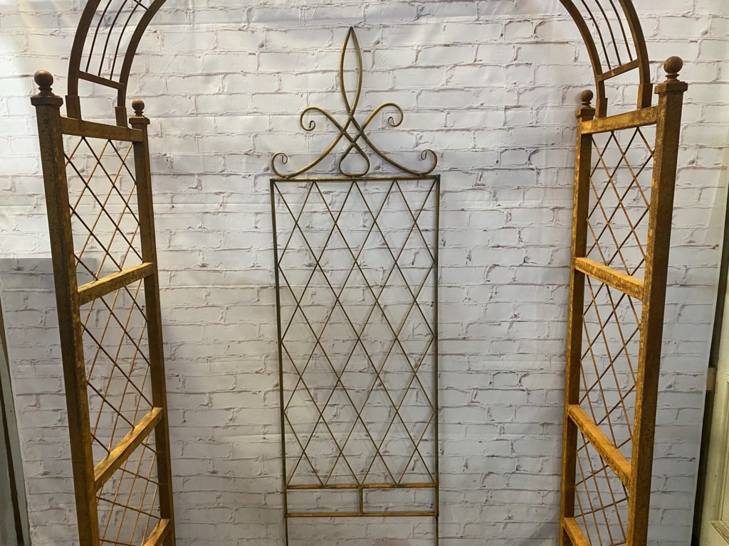 Wrought Iron 70" Leo Trellis Flower Support