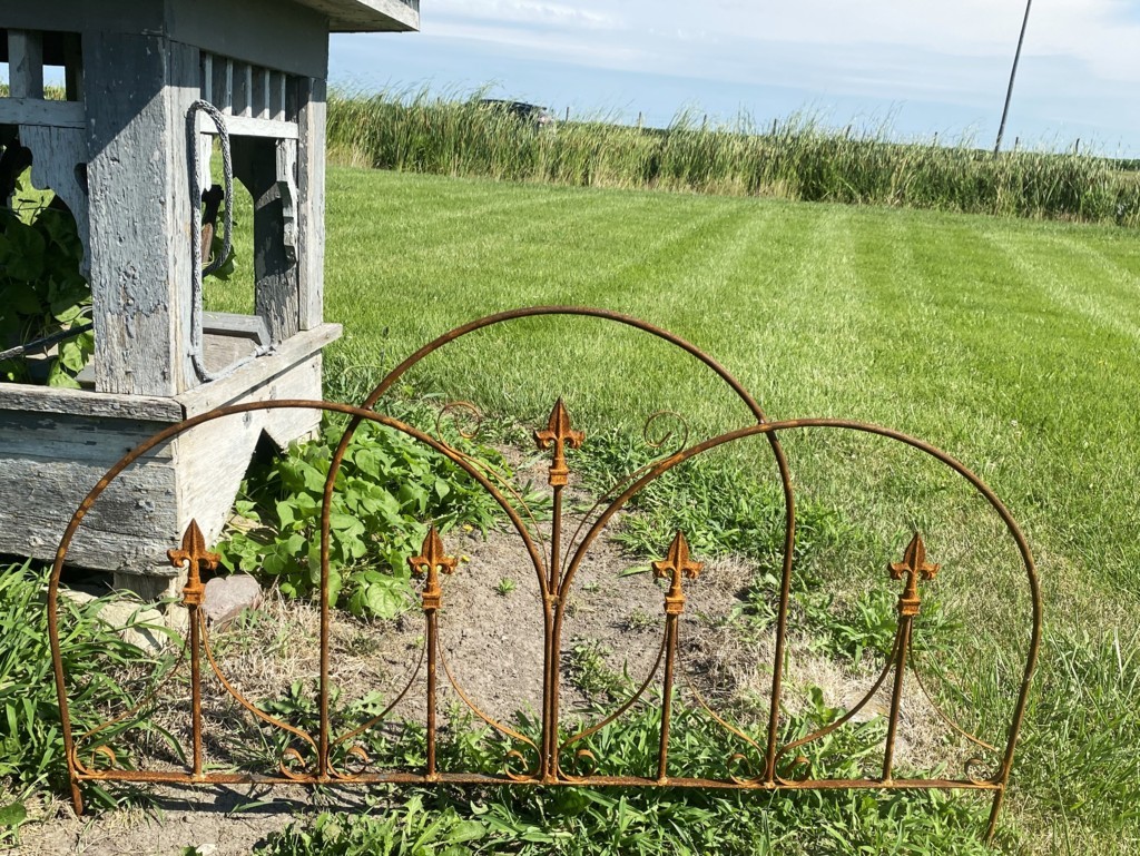 Wrought Iron Dome Garden Edging Fence