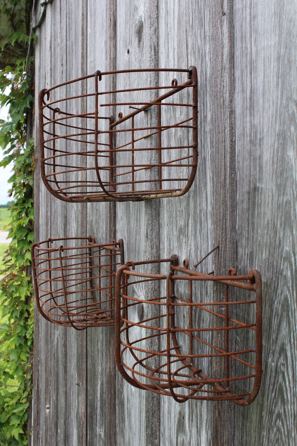 Wrought Iron Rounded Wall Basket Vertical Garden Planters