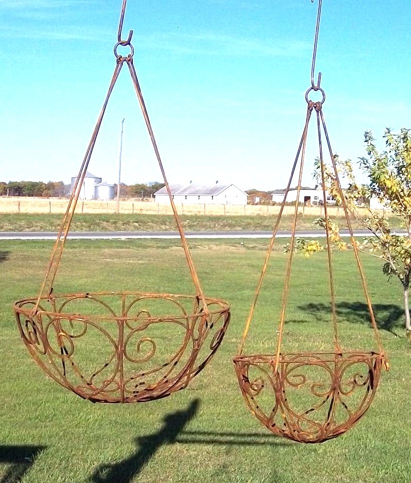 Wrought Iron Round Curly Hanging Basket 2 Sizes