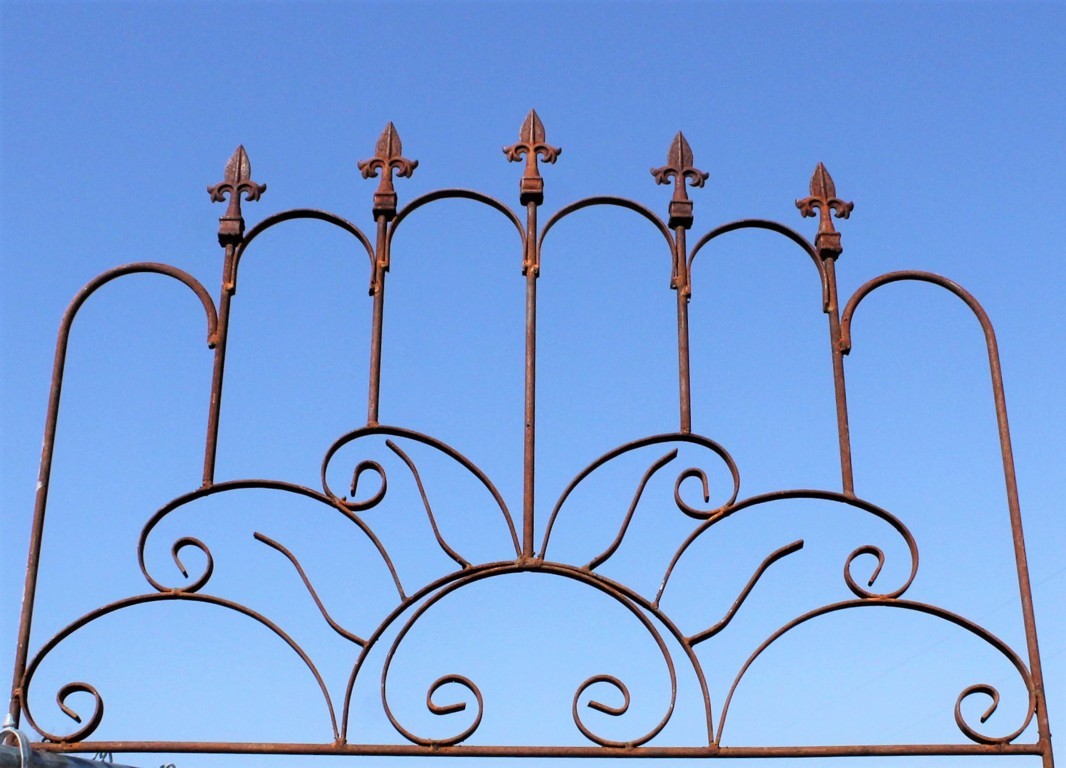 Wrought Iron Sunburst Garden Edging Fence