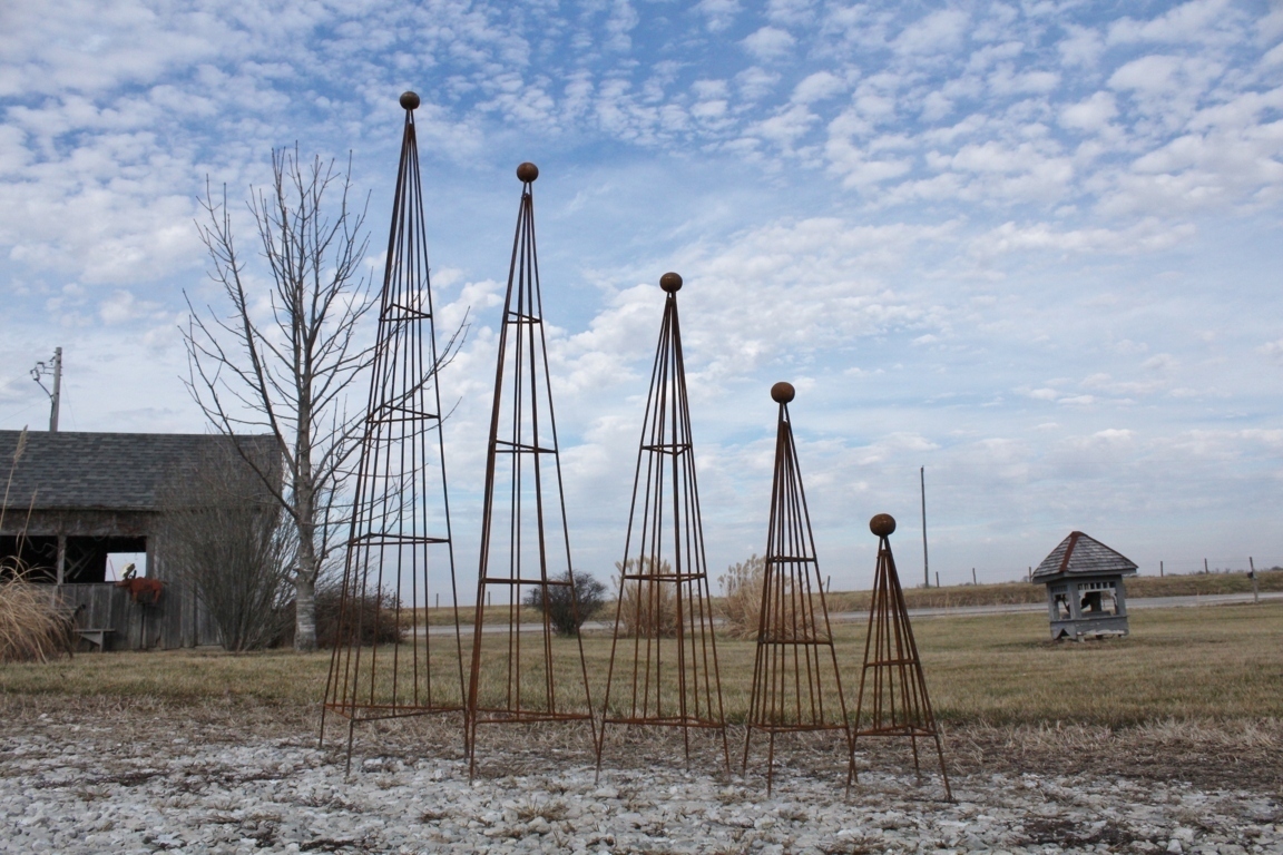 Wrought Iron Triangle Ball Top Topiaries in 5 Sizes Plant Supports