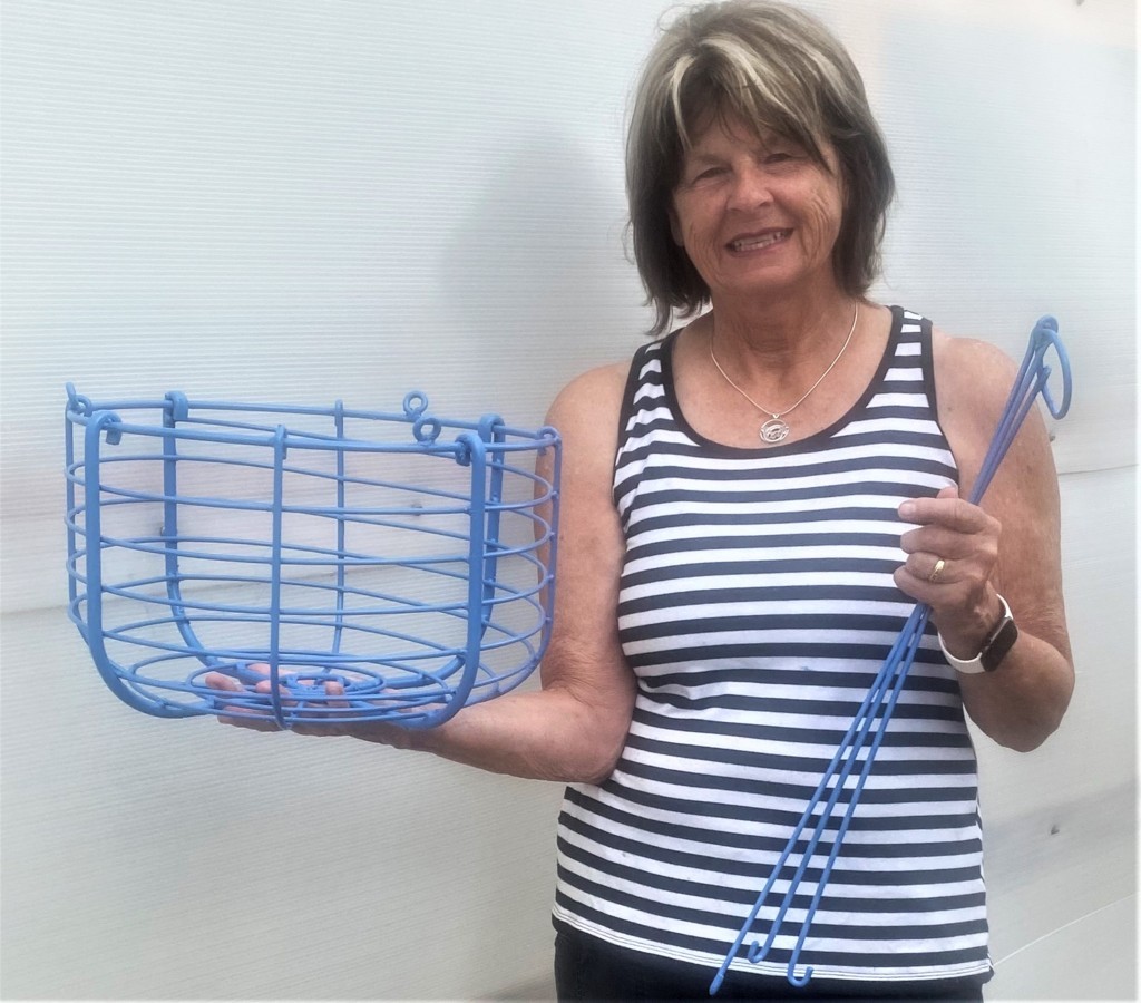 Wrought Iron Victorian Hanging Baskets in 3 Sizes