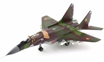 Hobby Master MiG-29 Fulcrum-A, KPAAF 57th Wing, Red 553, Oncheon AB North Korea 2012 1367473647