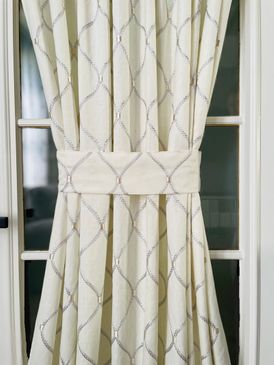 Deluxe Williamsburg Deane Embroidery Porcelain Door Curtain (Single Panel)