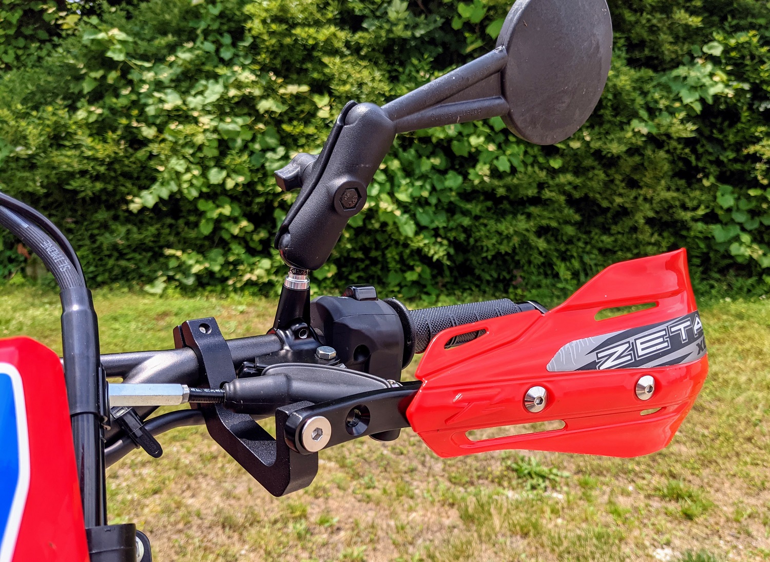 ヒロバト Zeta Adventure Armor Handguards