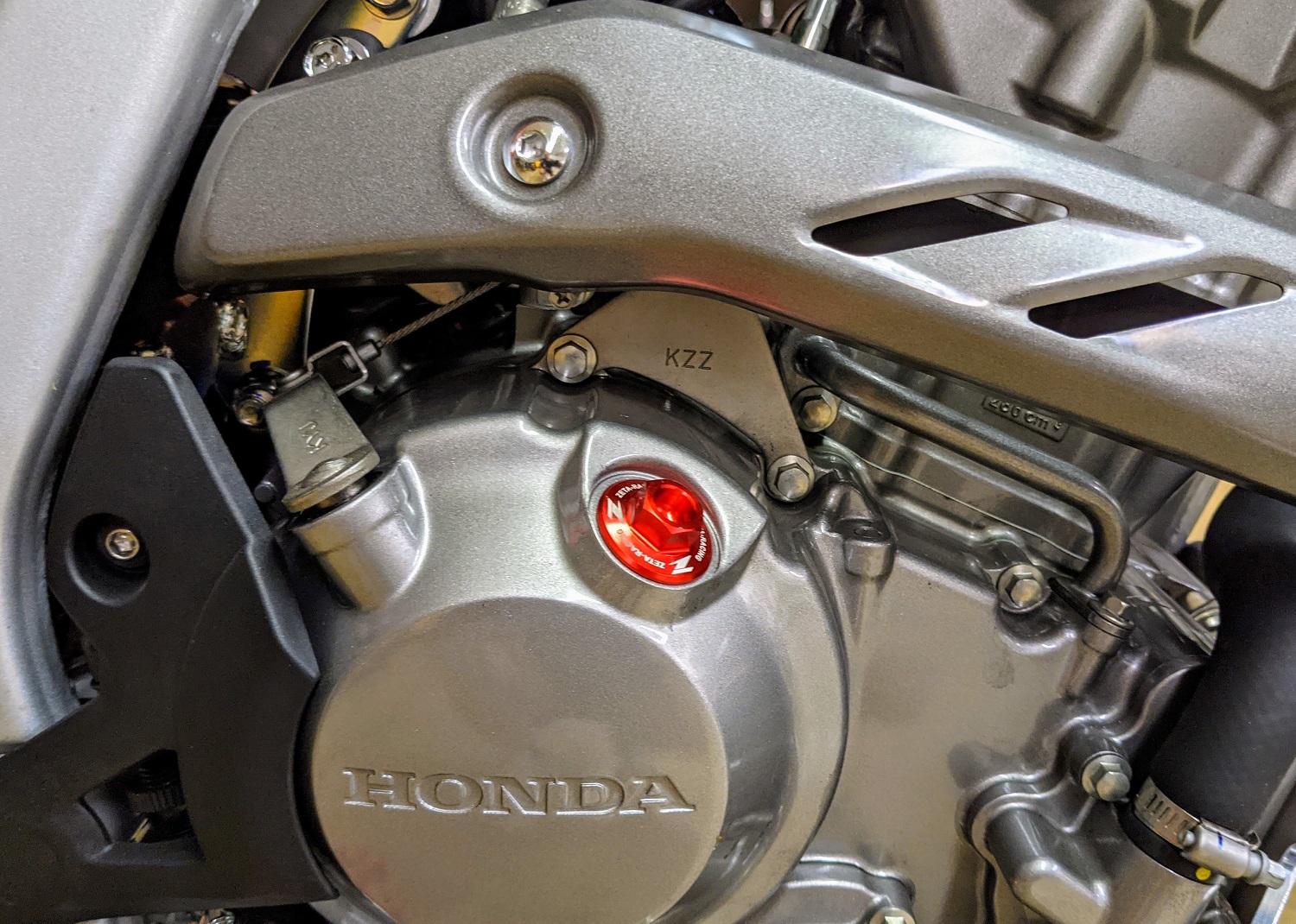 Zeta Oil Filler Plug Honda CRF250R '18- - Red main image 1