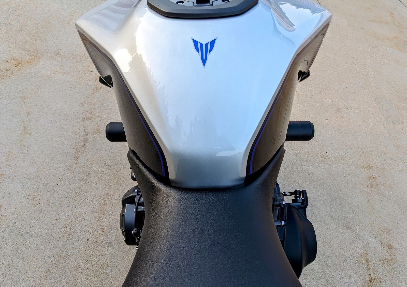 Protecteurs De Cadre (crash Sliders) Avant Et Arrière Pour Yamaha MT-09 / MT09 SP 2024-2025 - En Aluminium CNC 6061 Et POM - Couleur Bleu - Installation Facile Sans Outil