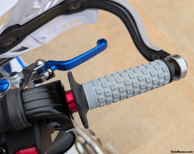 How to install grips on your Suzuki DRZ4S / DRZ4SM / DRZ400S / DRZ400SM