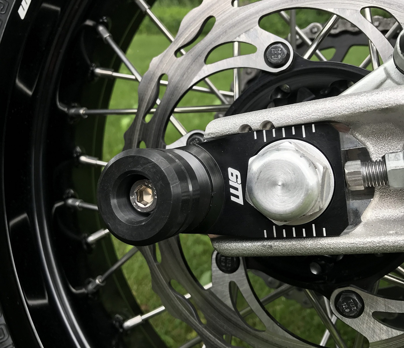 Aluminum Chain Adjuster & Swingarm Slider Set For Husqvarna 701 Supermoto/Enduro – Pair