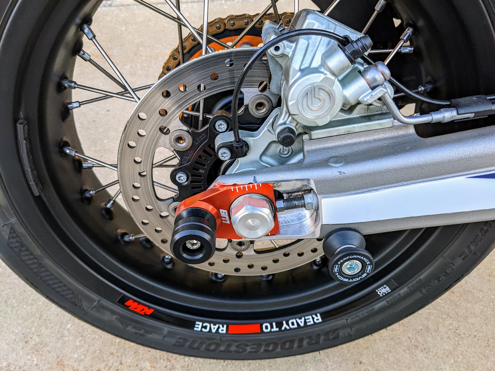 KTM 690 / Husqvarna 701 / Gas Gas 700 Axle Sliders - Warp 9 Racing